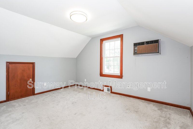 Welcome to 201  E Linden Ave - property image