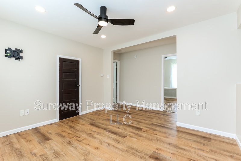 Welcome Home to 1 Chestnut Ave, Unit B! property image
