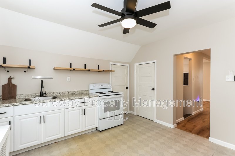 Welcome Home to 1 Chestnut Ave, Unit B! property image