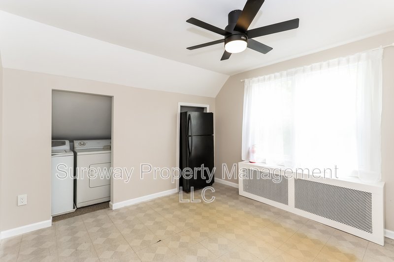 Welcome Home to 1 Chestnut Ave, Unit B! property image
