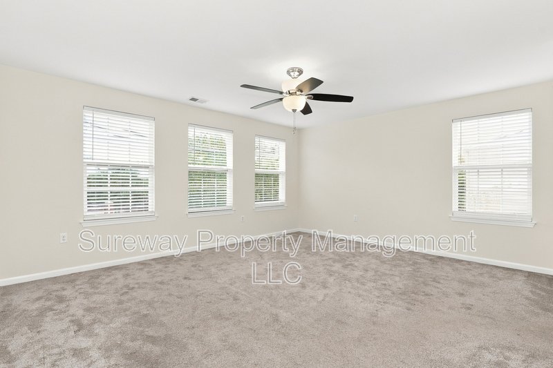 Three-Level Townhome with 3 Bedrooms, 2.5 Baths & Private Garage property image