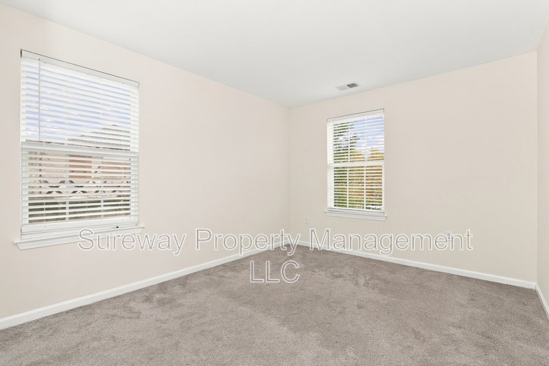 Three-Level Townhome with 3 Bedrooms, 2.5 Baths & Private Garage property image