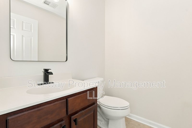Three-Level Townhome with 3 Bedrooms, 2.5 Baths & Private Garage property image