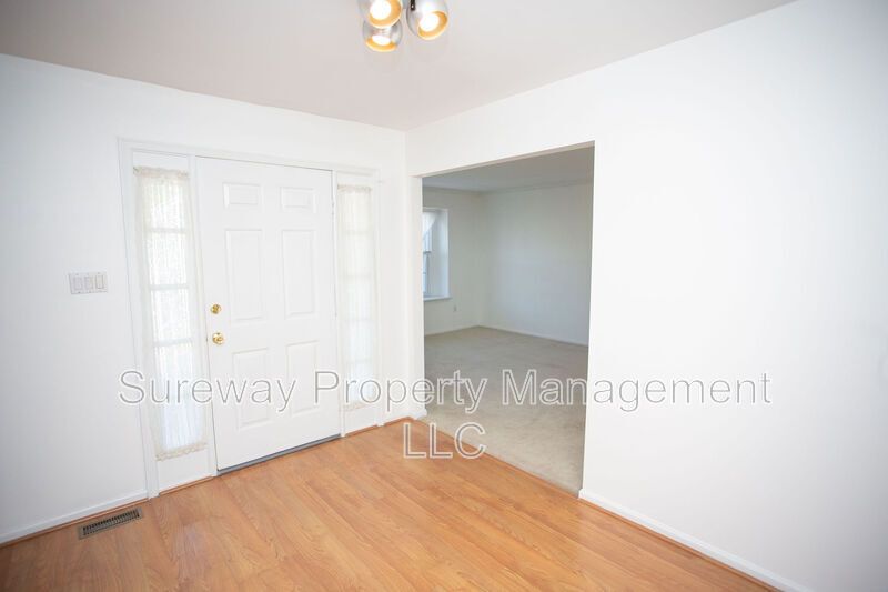 Welcome Home to 9 N Green Acre Dr! property image