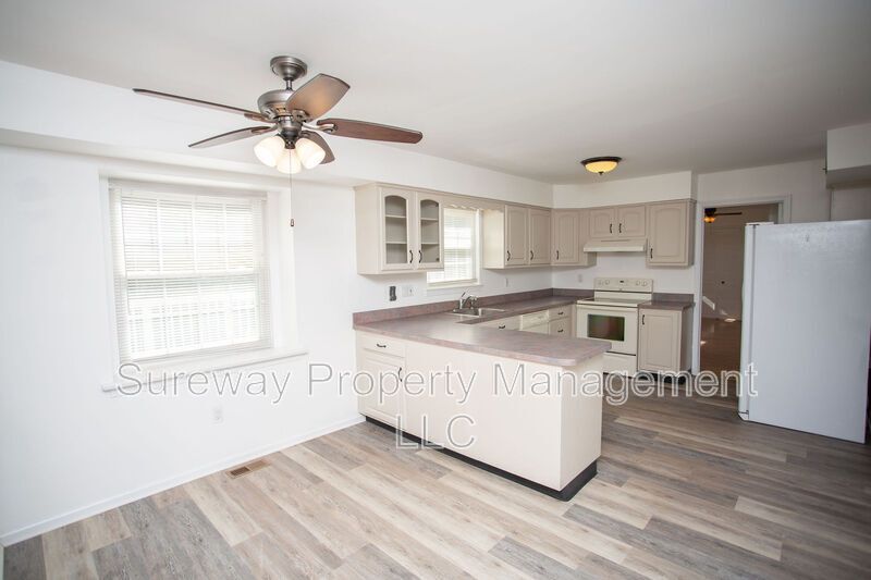 Welcome Home to 9 N Green Acre Dr! property image