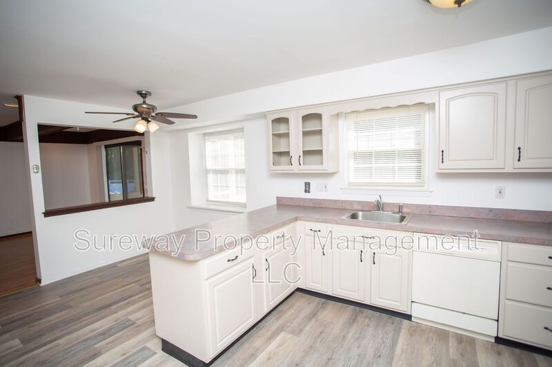 Welcome Home to 9 N Green Acre Dr! property image