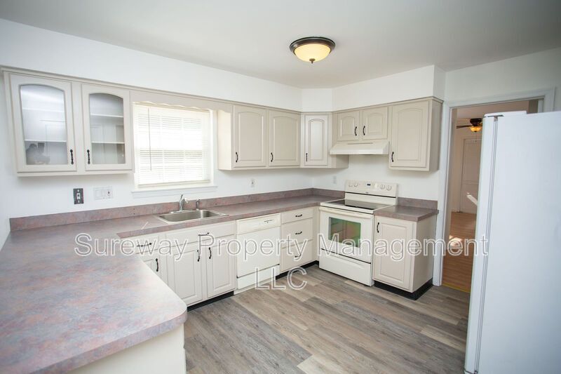 Welcome Home to 9 N Green Acre Dr! property image
