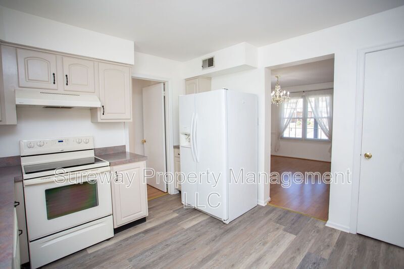 Welcome Home to 9 N Green Acre Dr! property image