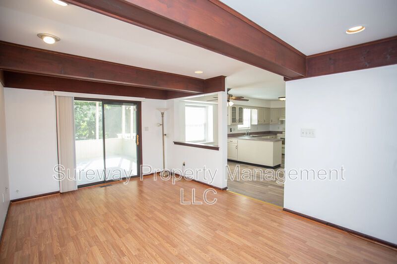 Welcome Home to 9 N Green Acre Dr! property image
