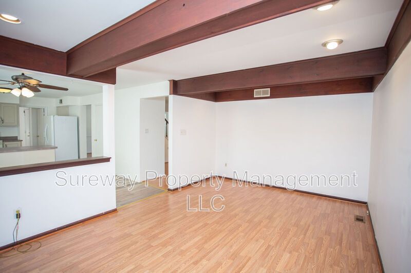 Welcome Home to 9 N Green Acre Dr! property image