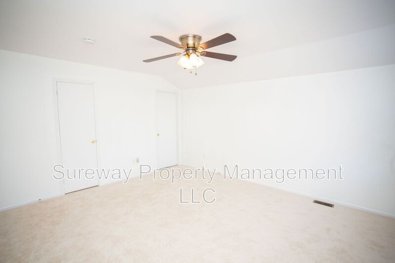 Welcome Home to 9 N Green Acre Dr! property image