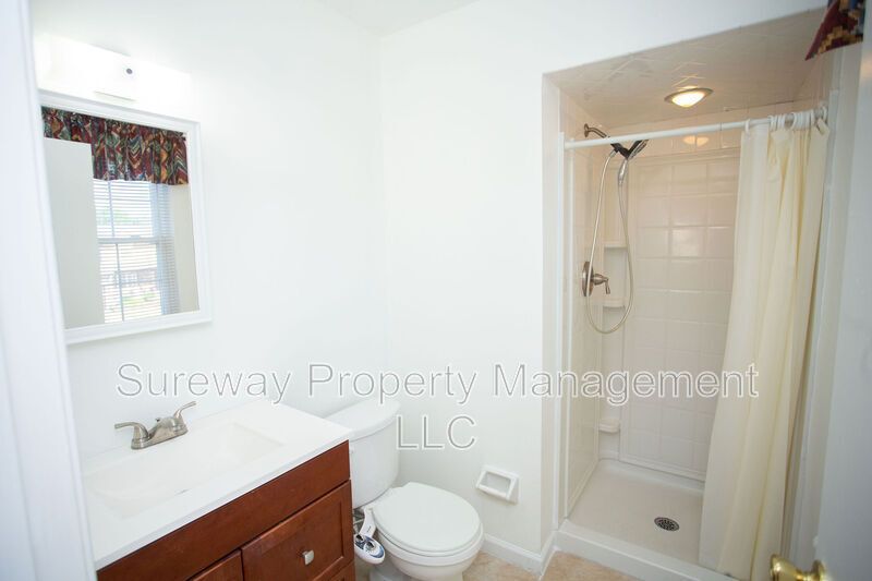 Welcome Home to 9 N Green Acre Dr! property image