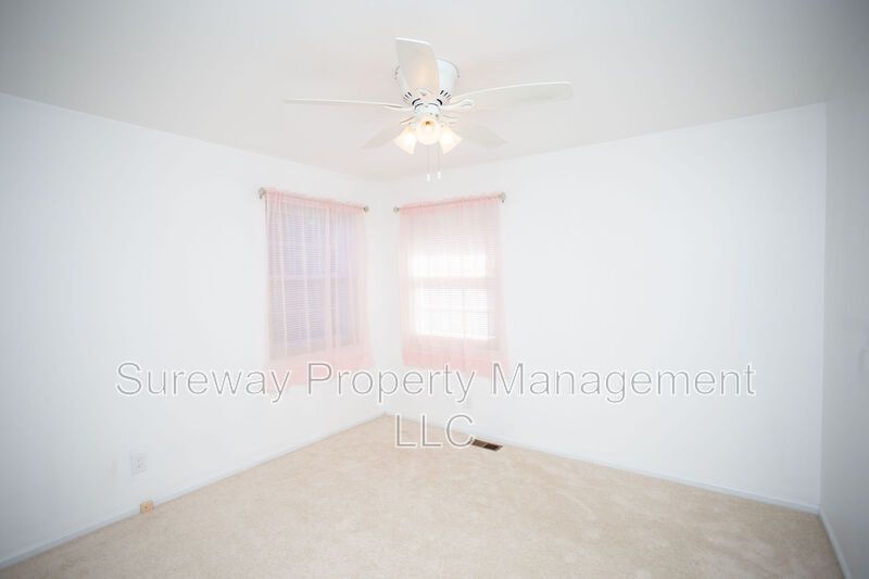 Welcome Home to 9 N Green Acre Dr! property image