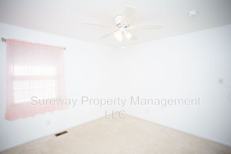 Welcome Home to 9 N Green Acre Dr! property image