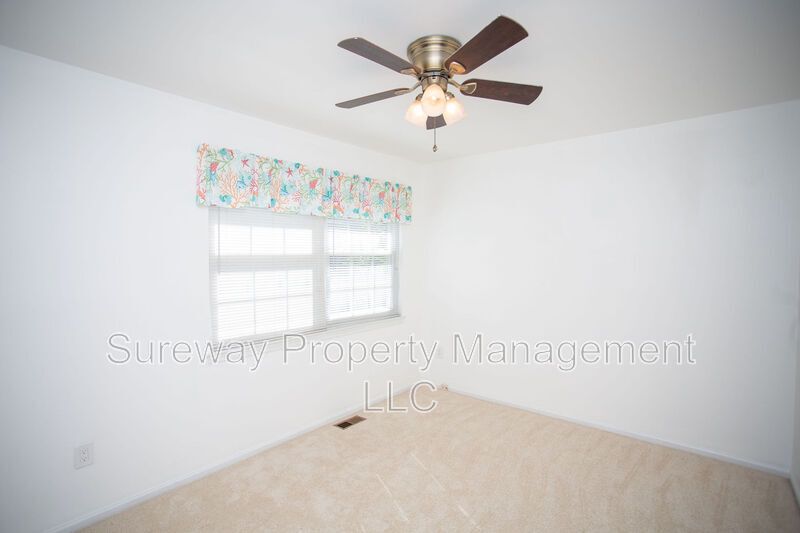 Welcome Home to 9 N Green Acre Dr! property image