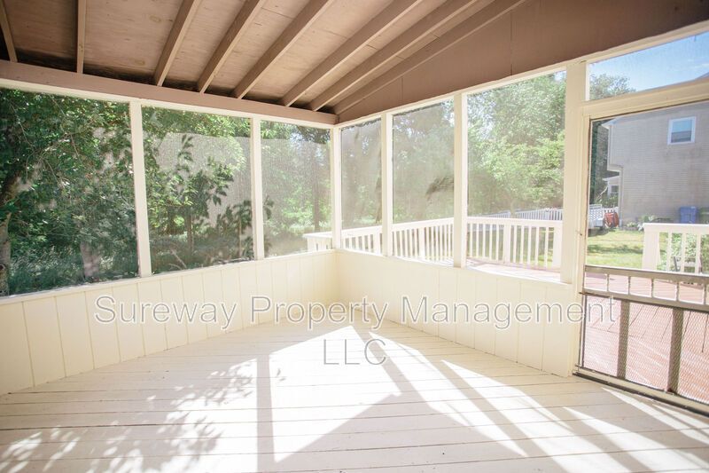 Welcome Home to 9 N Green Acre Dr! property image