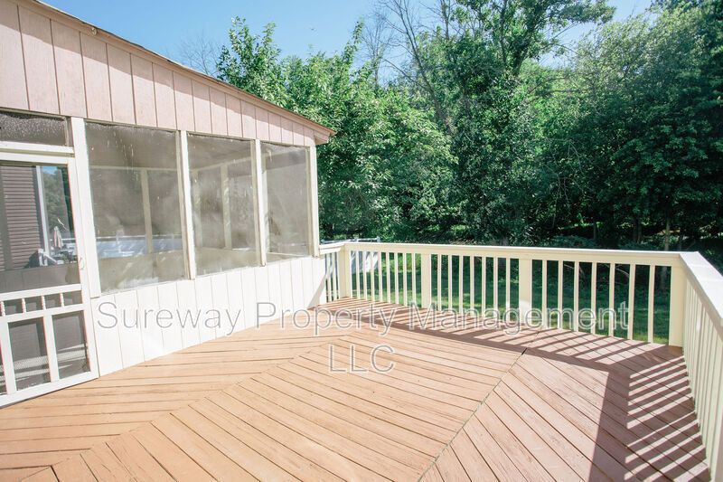 Welcome Home to 9 N Green Acre Dr! property image