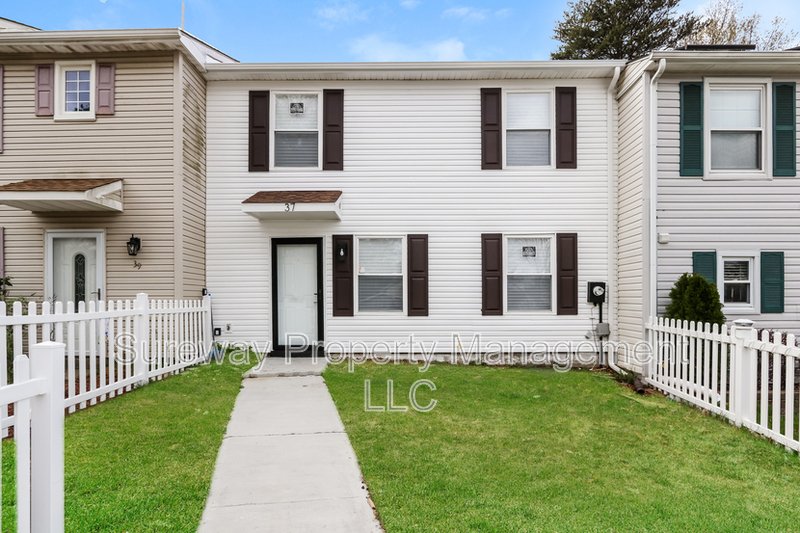 Newly Renovated 2-Bedroom Townhome in Sicklerville property image