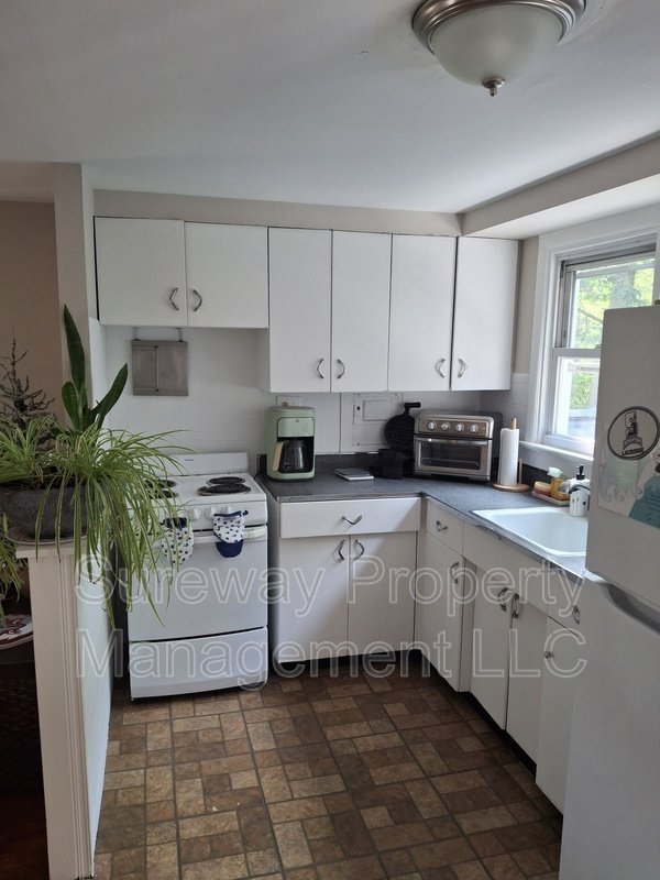 Charming 1-Bedroom Apartment in Beautiful Haddon Heights property image