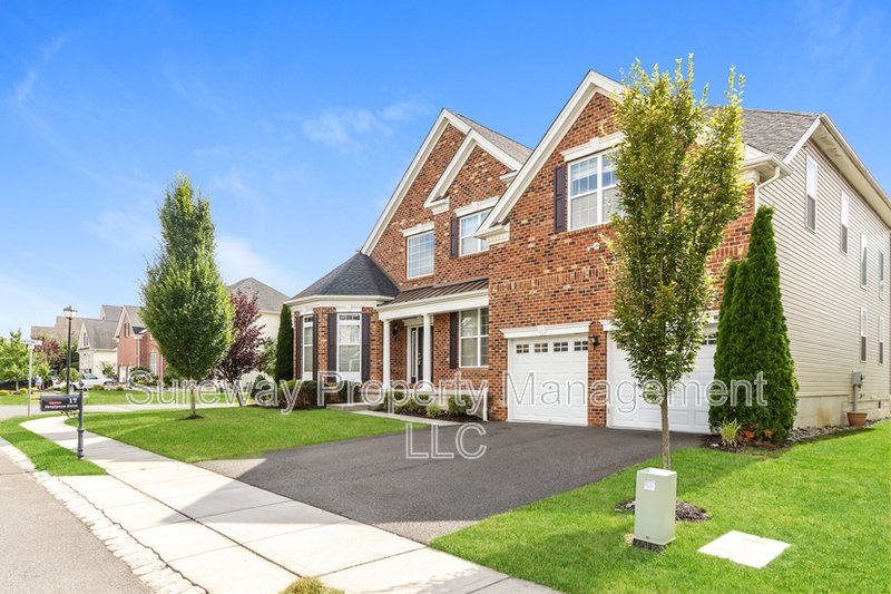 Stunning 4BR/4BA with loft! This Columbia II Lexington Model in Monroe Chase – 3,640 Sq Ft + Finished Basement (1100 Square feet)! property image