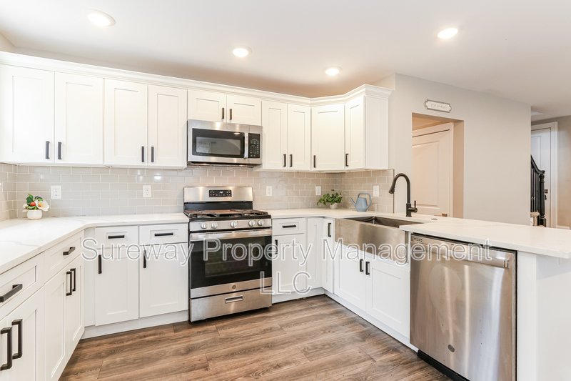 Beautifully Renovated 4 Bedroom, 2 Bath Single Family Home property image