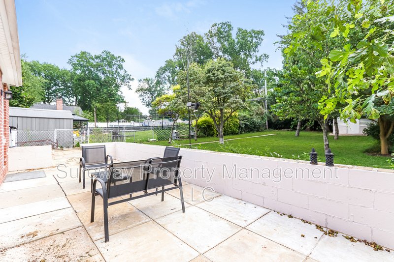 Beautifully Renovated 4 Bedroom, 2 Bath Single Family Home property image