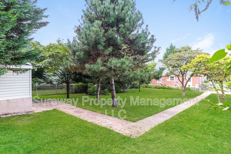 Beautifully Renovated 4 Bedroom, 2 Bath Single Family Home property image