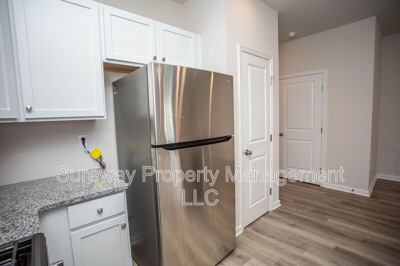 Stylish & Spacious Townhome in Sought-After Laurel Run! property image
