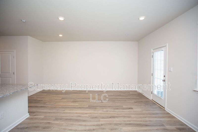 Stylish & Spacious Townhome in Sought-After Laurel Run! property image