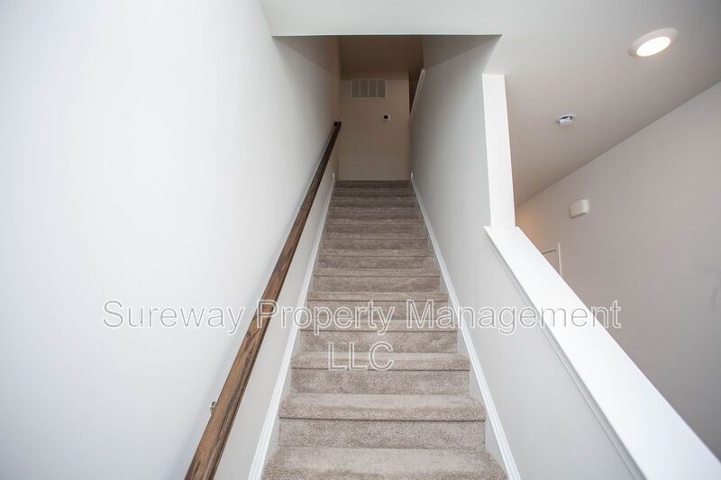 Stylish & Spacious Townhome in Sought-After Laurel Run! property image