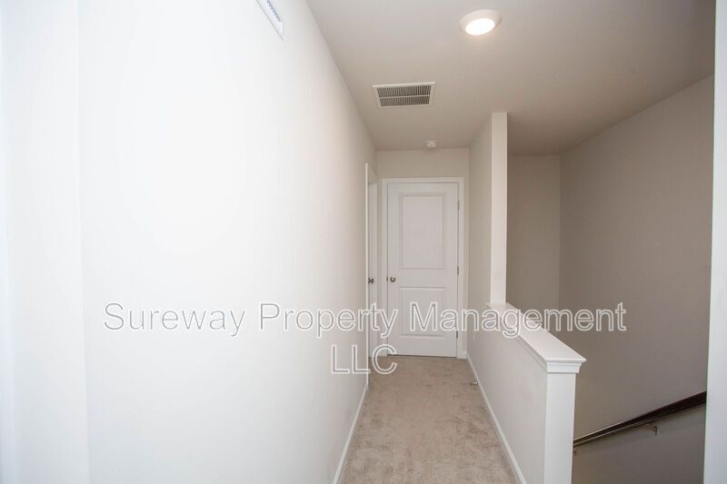Stylish & Spacious Townhome in Sought-After Laurel Run! property image