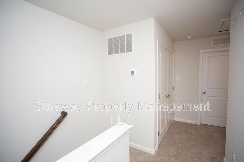 Stylish & Spacious Townhome in Sought-After Laurel Run! property image