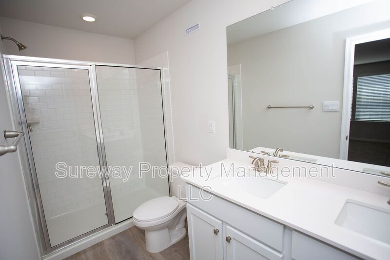 Stylish & Spacious Townhome in Sought-After Laurel Run! property image