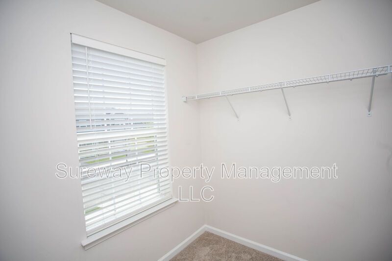Stylish & Spacious Townhome in Sought-After Laurel Run! property image