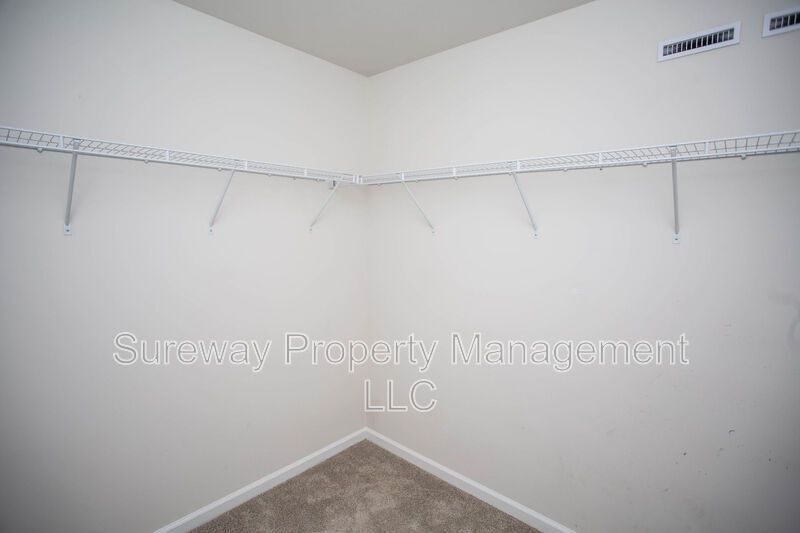 Stylish & Spacious Townhome in Sought-After Laurel Run! property image
