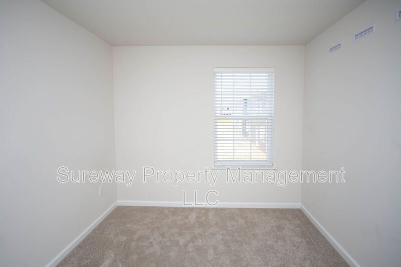 Stylish & Spacious Townhome in Sought-After Laurel Run! property image