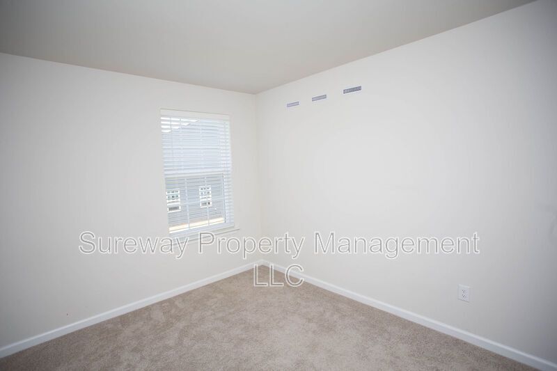 Stylish & Spacious Townhome in Sought-After Laurel Run! property image