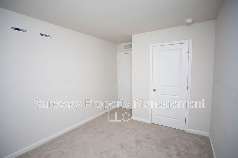 Stylish & Spacious Townhome in Sought-After Laurel Run! property image