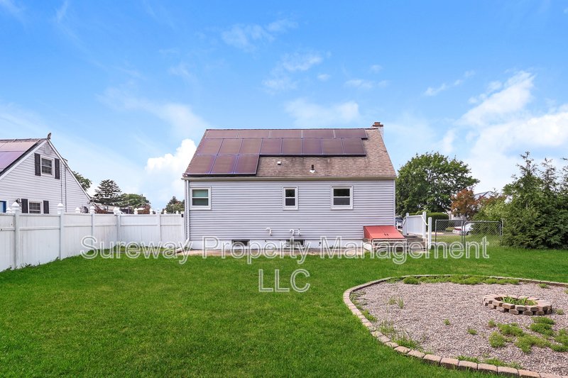 Welcome Home to 3 Dewar Dr! property image