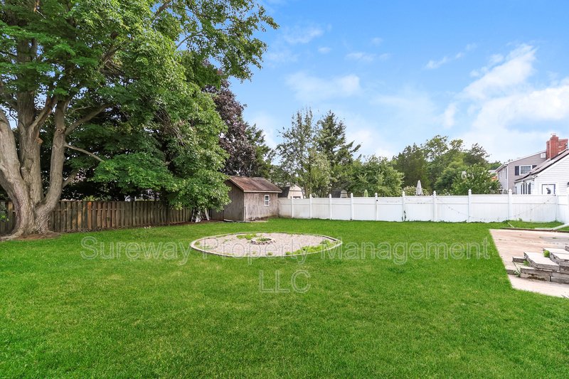 Welcome Home to 3 Dewar Dr! property image