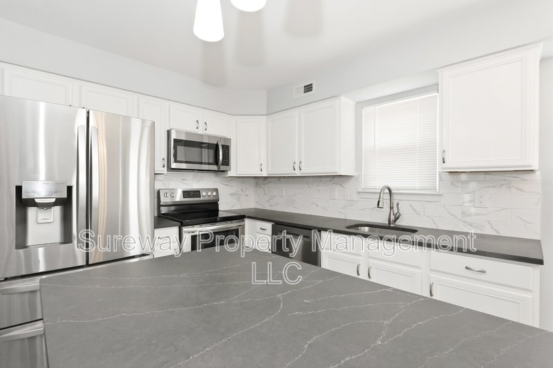 Welcome Home to 25 Adler Circle! property image