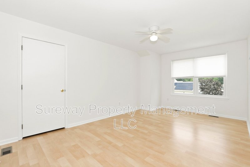 Welcome Home to 25 Adler Circle! property image