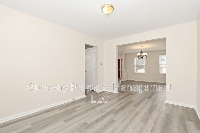 Welcome Home to 25 Adler Circle! property image