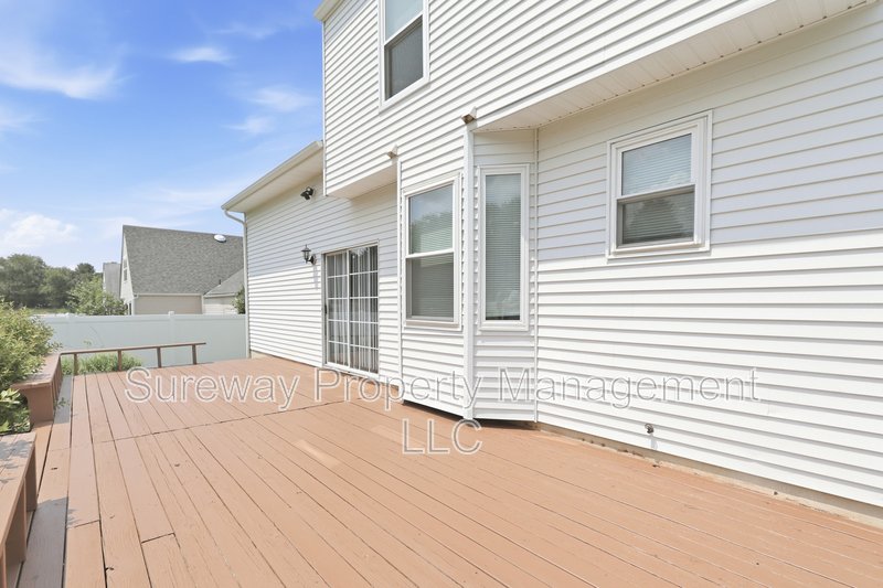 Welcome Home to 25 Adler Circle! property image
