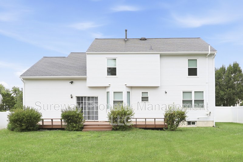 Welcome Home to 25 Adler Circle! property image