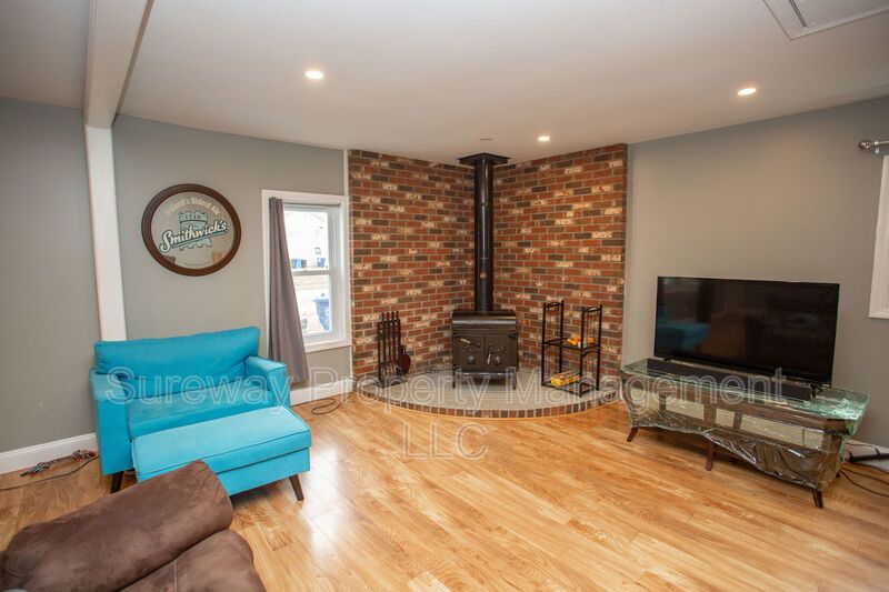 Welcome Home to 31 Edge Lane! property image