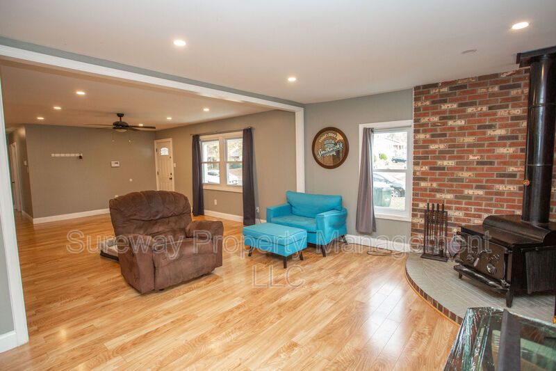 Welcome Home to 31 Edge Lane! property image