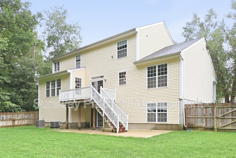 Welcome to 13 Grist Mill Court! property image