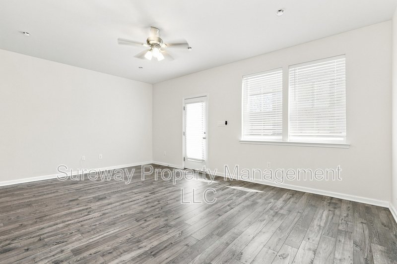 Open property image