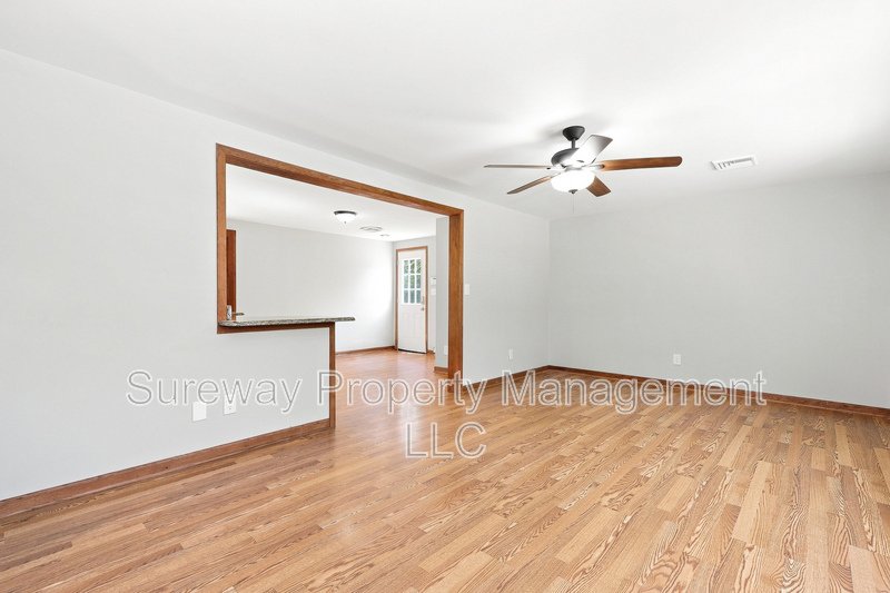 🏡 Freshly Painted, Professionally Cleaned & Move-In Ready! property image